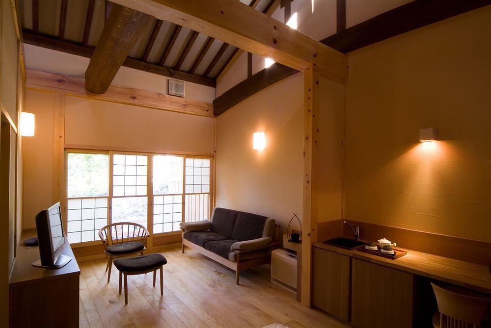 Miyama Ouan Kyoritsu Resort Takayama (Gifu) Exterior foto A room at the Kyoto Ryokan