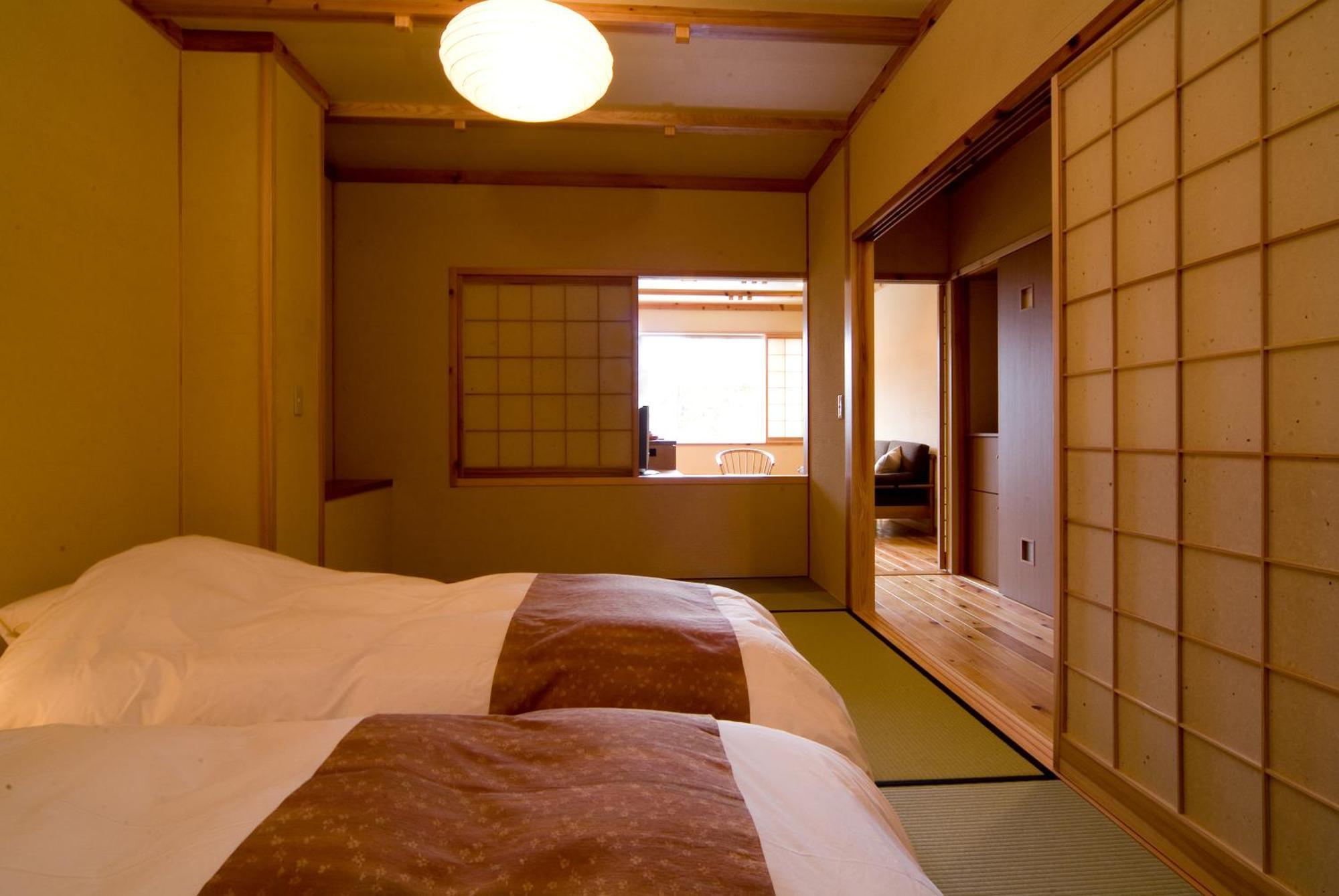 Miyama Ouan Kyoritsu Resort Takayama (Gifu) Exterior foto A room at the hotel
